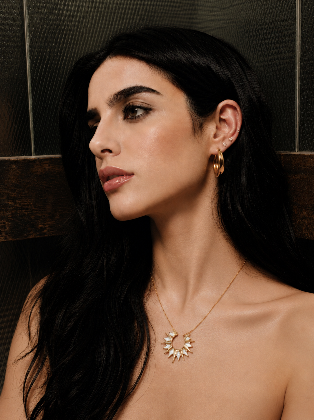 Radiant Sunburst Necklace in Mother-of-Pearl RAWNESS®