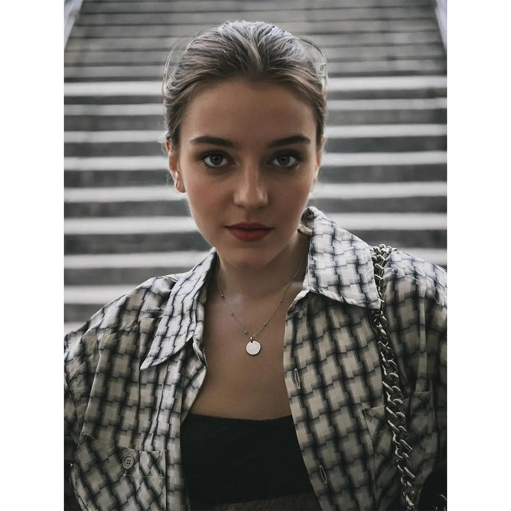 RAWNESS Necklace Graceful Outline Pattern Pendant - RAWNESS