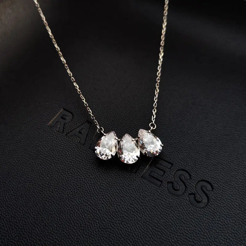 RAWNESS Necklace Drip Trio Moissanite Pendant Choker - RAWNESS