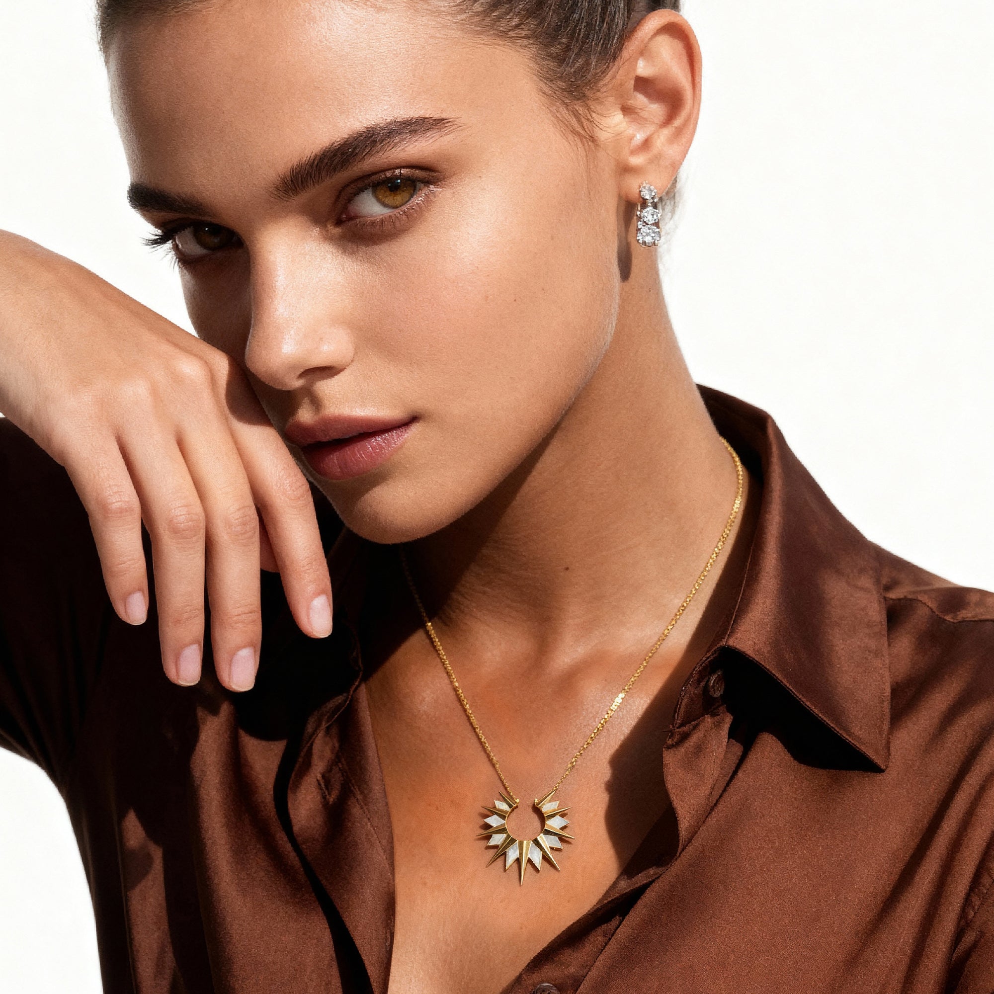 The RAWNESS Mother-of-Pearl Sun Necklace RAWNESS